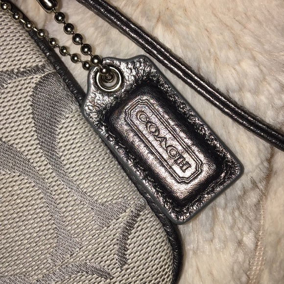 COACH WRISTLET! - Picture 3 of 7